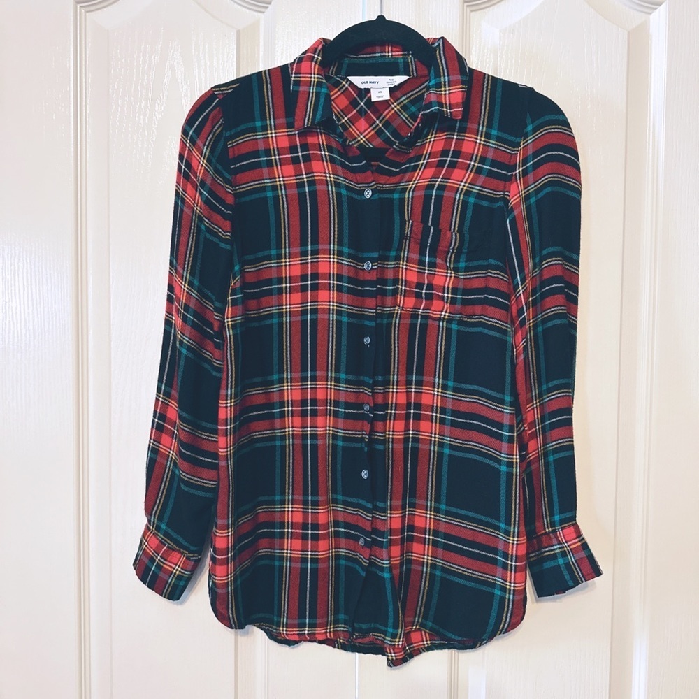 Woman’s Old Navy The Classic Button Down Shirt Size XS Rayon Plaid